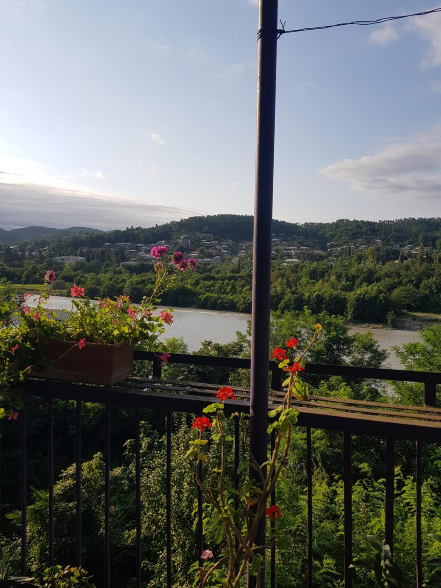 Hotel Shaumiani Kutaisi Dış mekan fotoğraf
